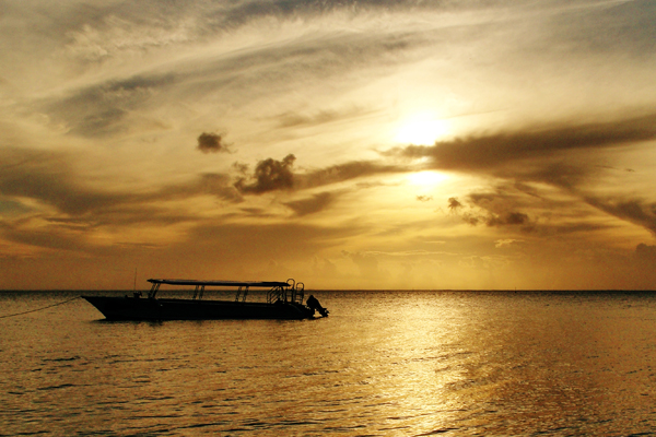 BoraBora Silhouette