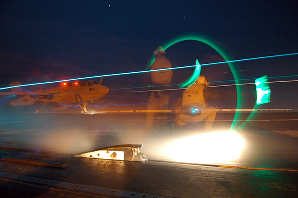 aircraft-carrier-Light trails