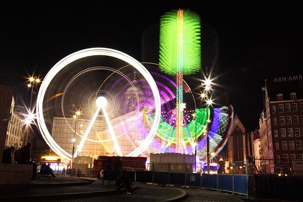 amusement-Light trails