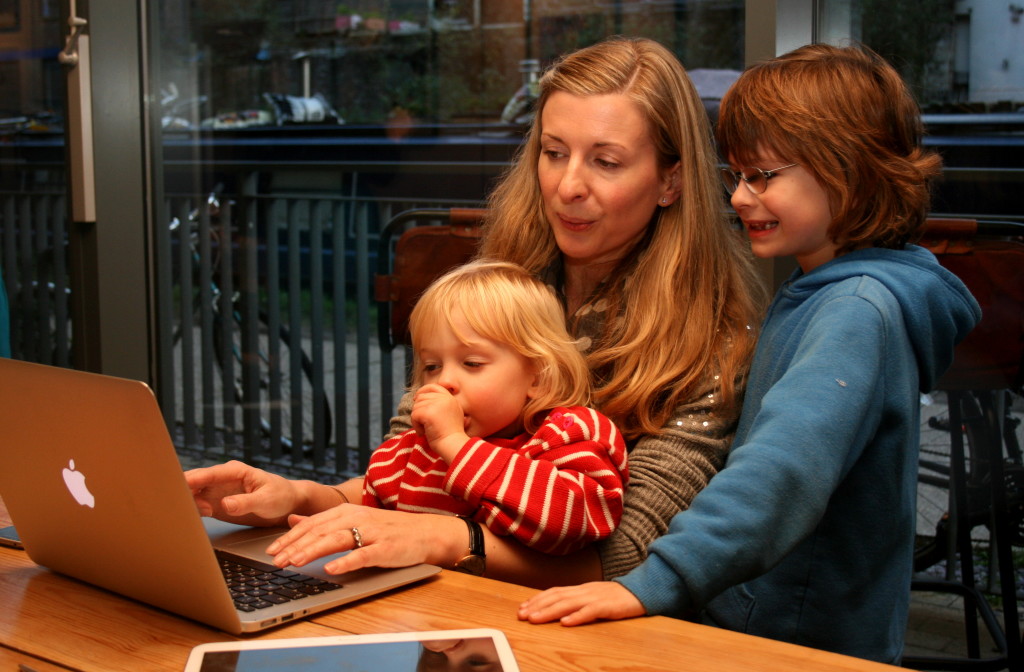 Digital Mums at work 