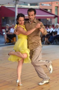 dance salsa dancing