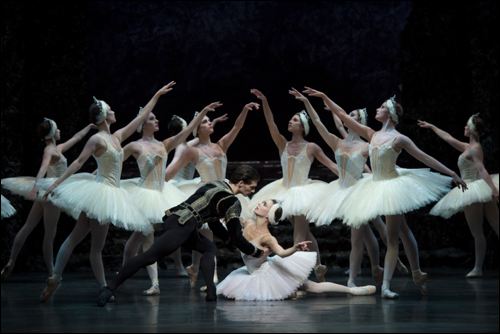 Swan Lake - Natasha Oughtred as Odette and Jamie Bond as Prince Siegfried with Artists of Birmingham Royal Ballet - photo Bill Cooper
