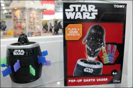 PG20-21 TOY TRENDS Star Wars Tomy game
