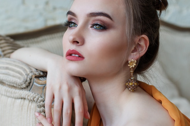 beauty woman posing for mums magazine