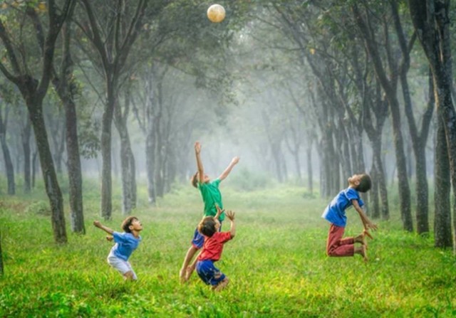 kids playing outdoor