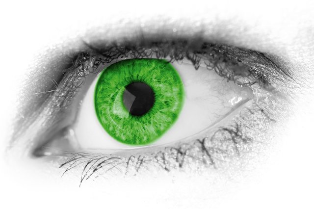 green eye posing for mums magazine 