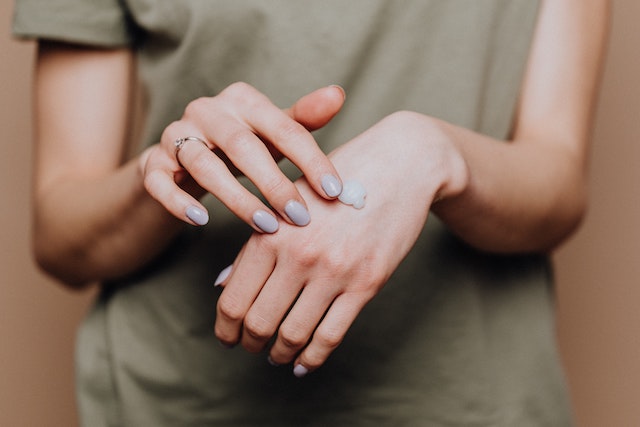 hands