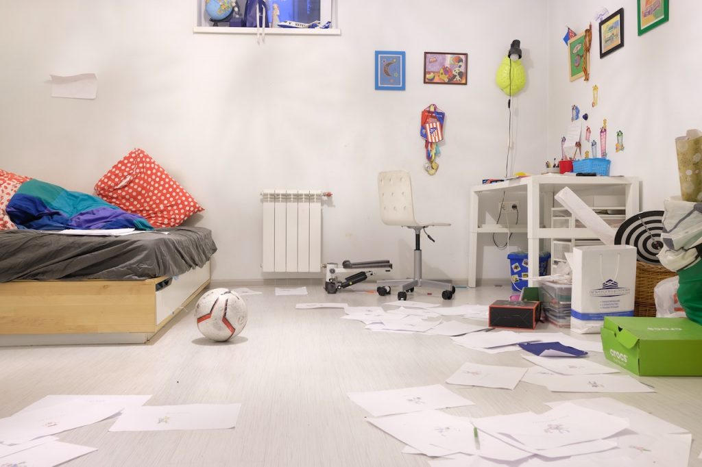 messy kids bedroom