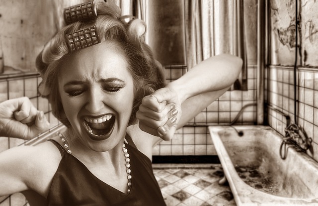 woman desperate to renovate london home in shubby bathroom