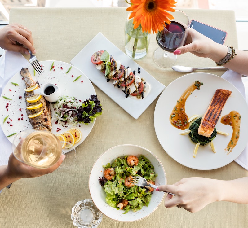 table with Seafood And Wine Pairing