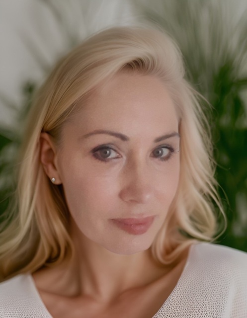 author of Book of the week Paws for Thought - Life Through a Dog’s Eyes by Elaine Jacques posing for  London  Mums magazine