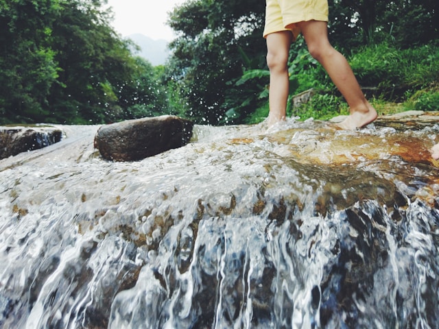 hiking in the river 