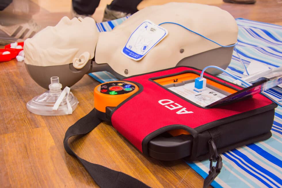 first aid kit- defibrillator 