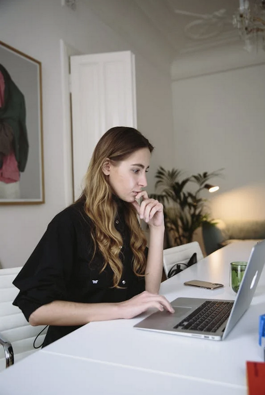 girl at laptop