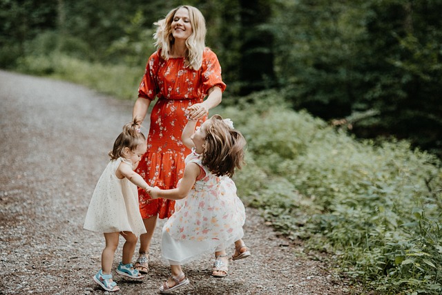 mum and two daughters