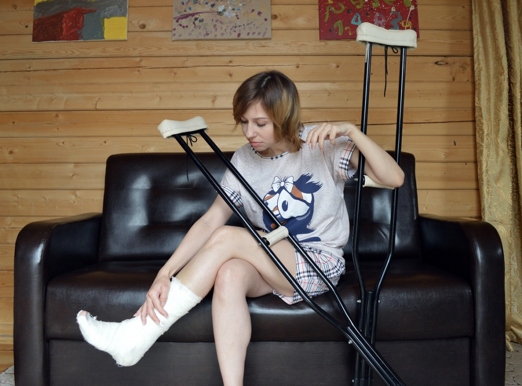 woman with plastered leg -How to support a family member suffering from a personal injury