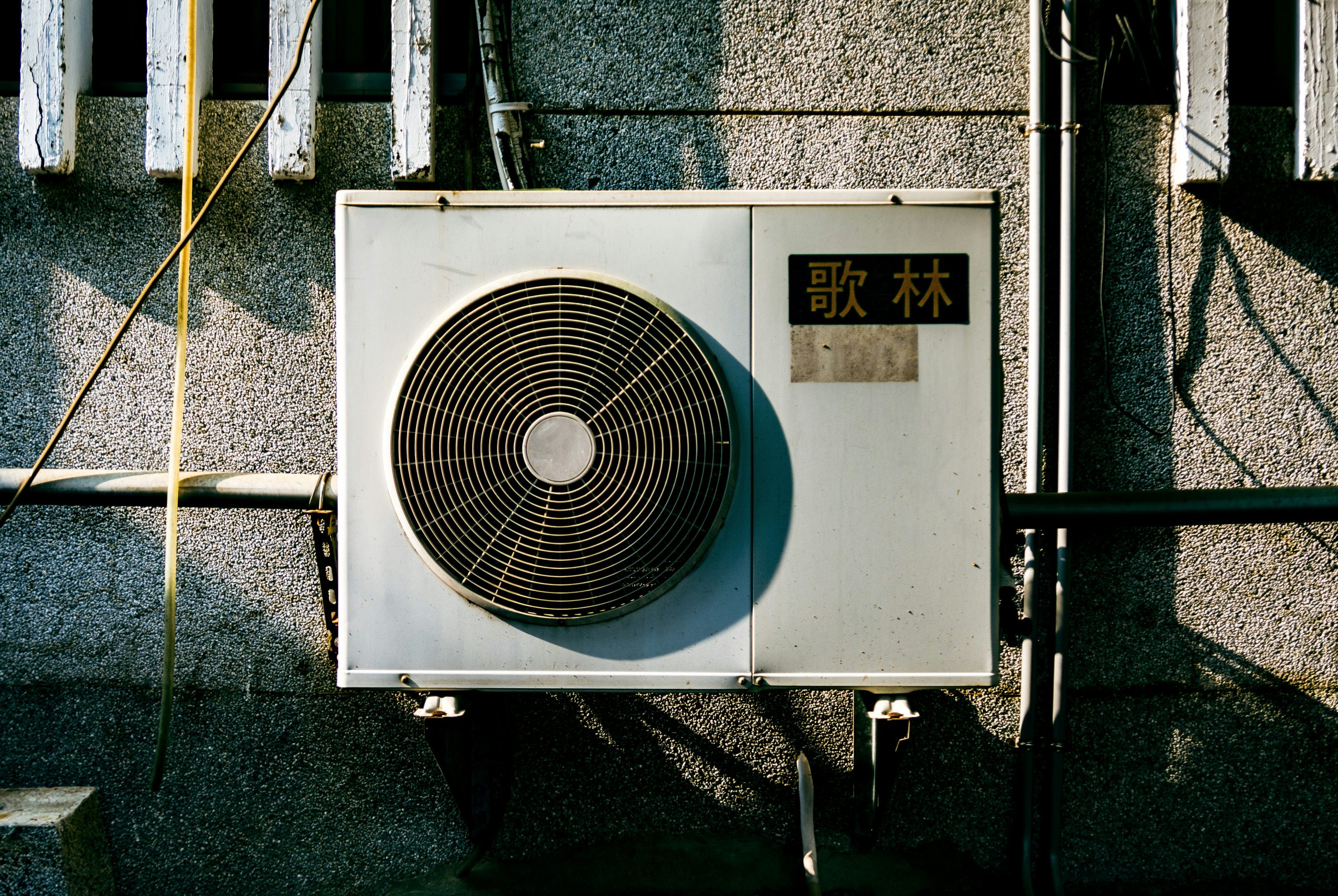 Clean Extractor Fan Filte